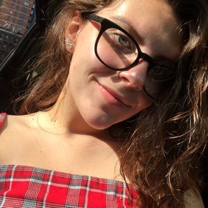 Meet your Posher, Carly